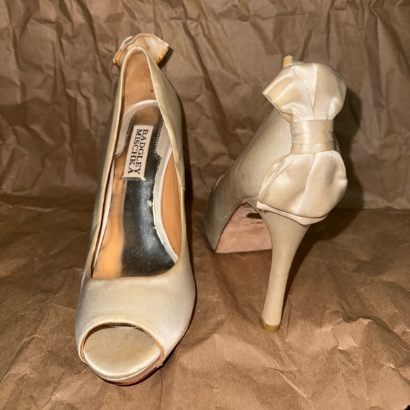 Badgley Mischka Satin Bow Peep-Toe Heels - Picture 1 of 1